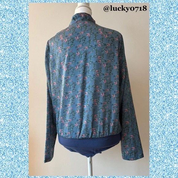 Superdown NWOT Heidi Drape Wrap Blue Floral Long Sleeve Surplice Bodysuit Sz S - Picture 4 of 6